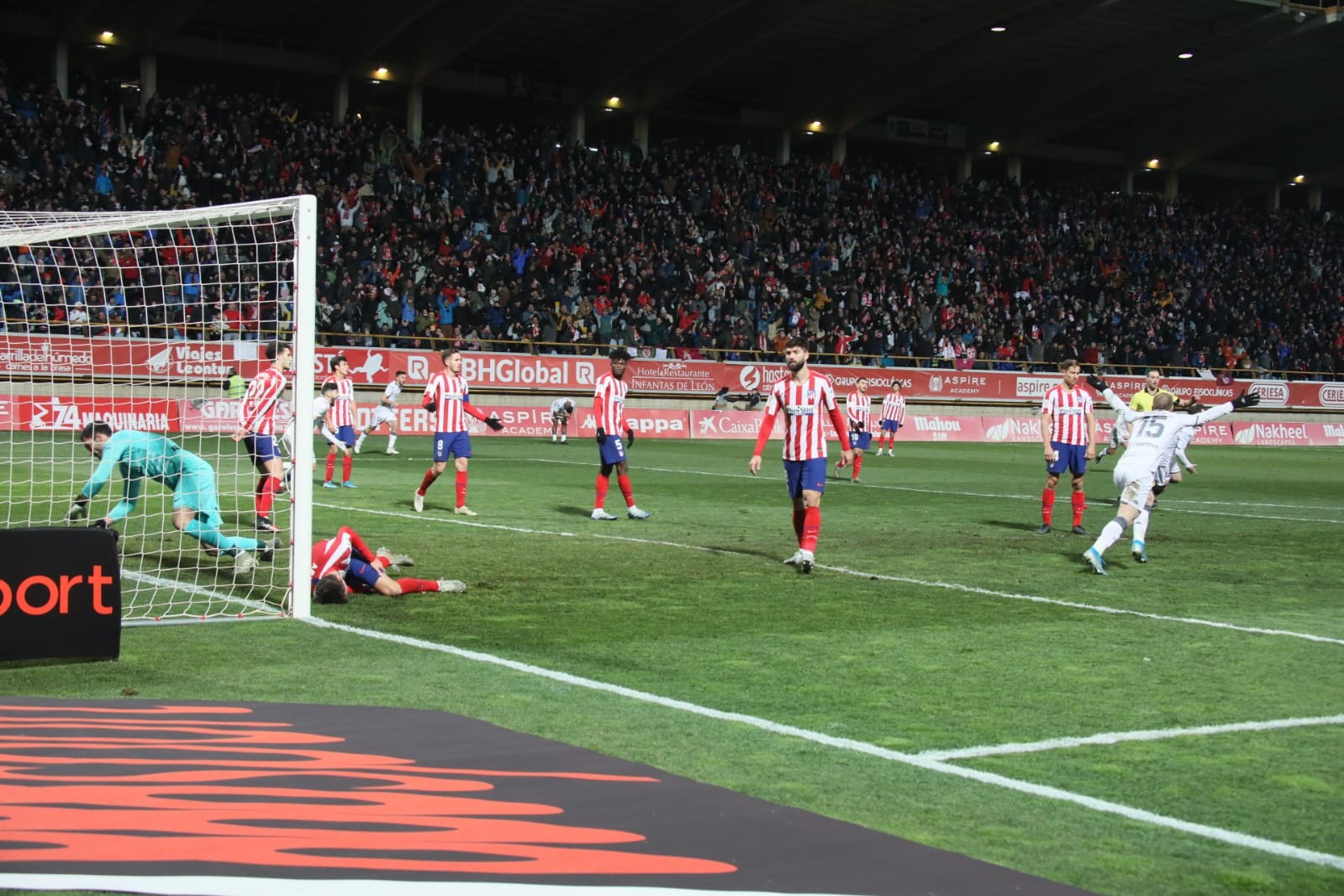 Thua sốc đội hạng 3, Atletico lập kỷ lục tệ hại ở Cúp Nhà Vua Tây Ban Nha - Bóng Đá