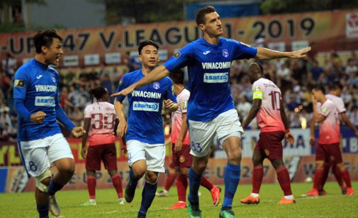 Dư âm vòng 6 V-League: HAGL thua trận thứ 4, pháo sáng nhuộm đỏ Hàng Đẫy - Bóng Đá