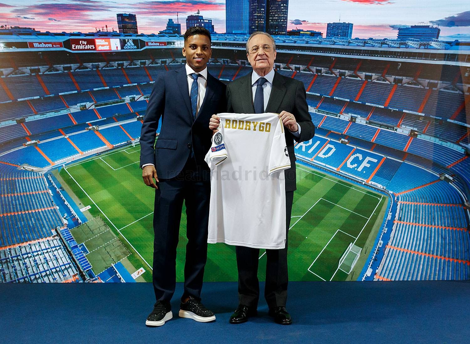 Thêm tân binh chính thức ra mắt Real Madrid - Bóng Đá