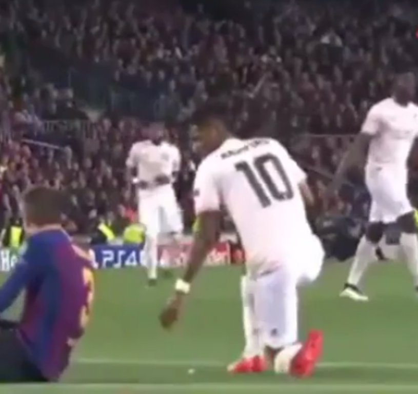 Rashford để Ter Stegen có được mảnh giấy chỉ đạo chiến thuật của Solskjaer - Bóng Đá