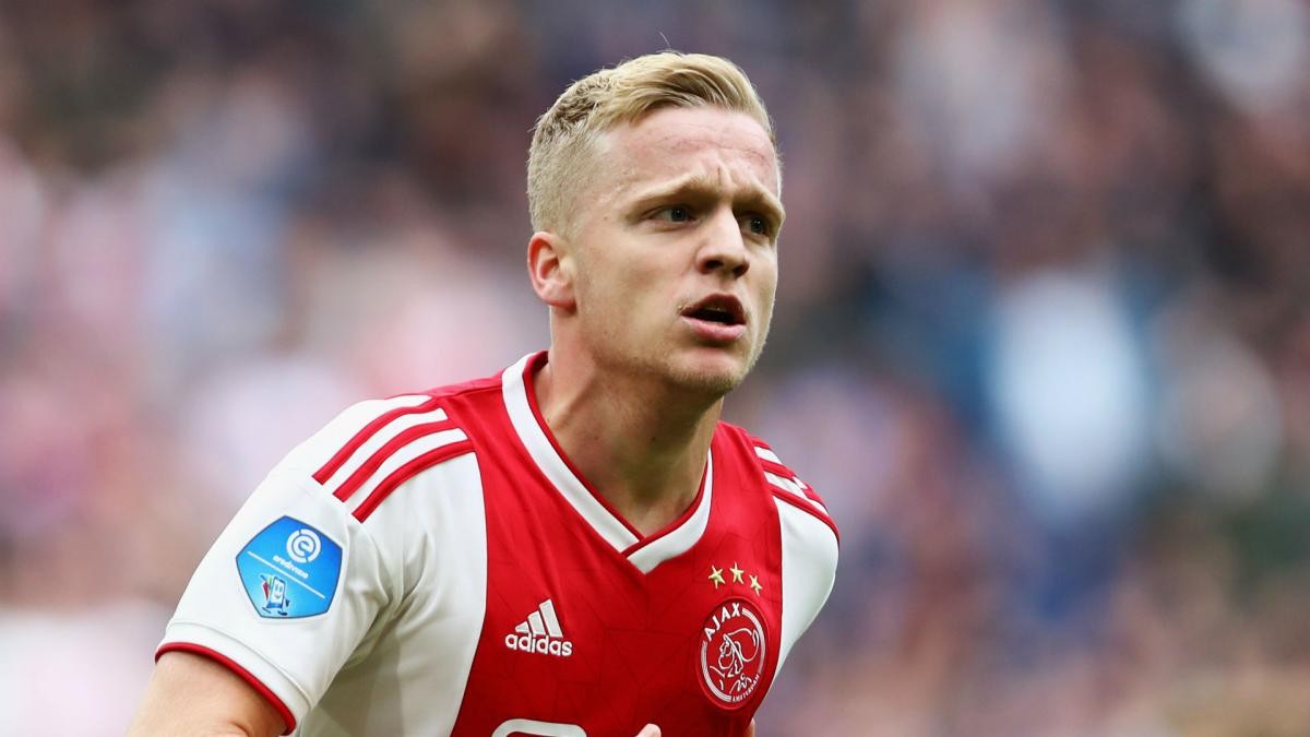 Van de Beek denies agreeing to join Real Madrid - Bóng Đá