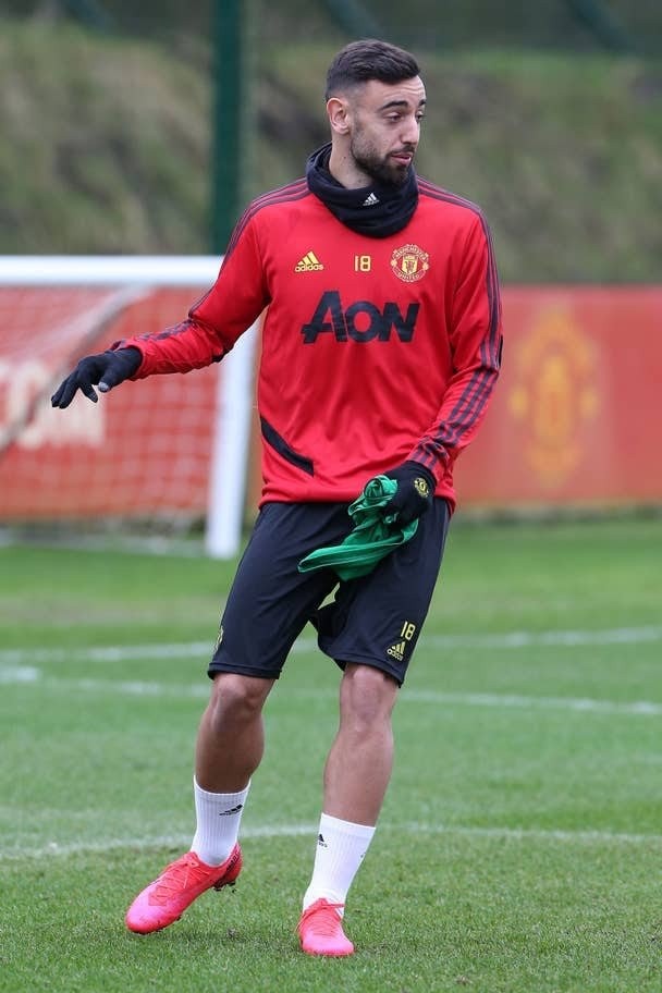 Ảnh Fernandes có buổi Man Utd tập luyện đầu tiên - Bóng Đá