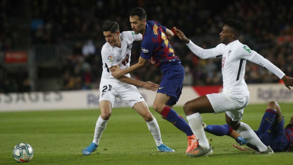 Busquets: Barcelona can win every trophy this season - Bóng Đá