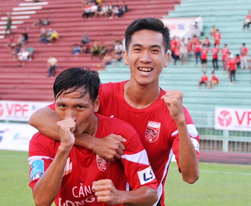 Dư âm vòng 1 Hạng Nhất 2019: Long An chiếm ngôi đầu, Phố Hiến khởi đầu suôn sẻ - Bóng Đá