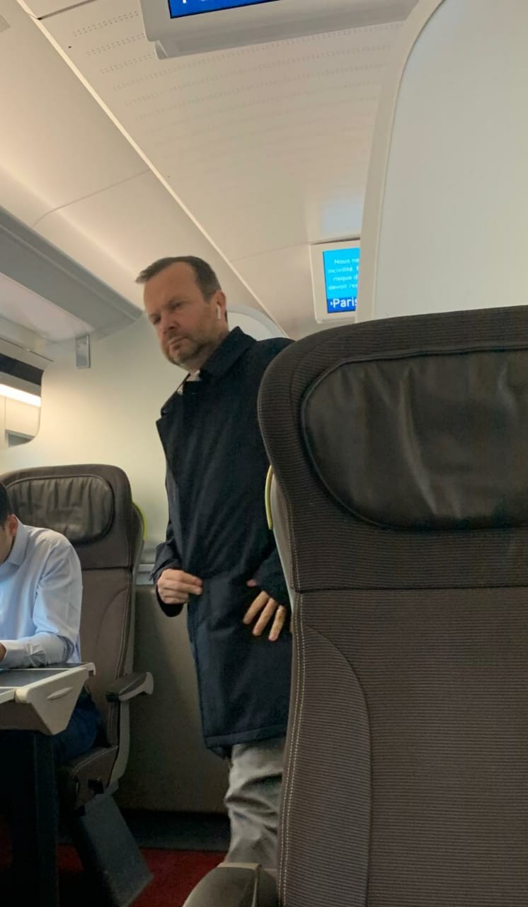 Ed Woodward on the way to Paris - Bóng Đá