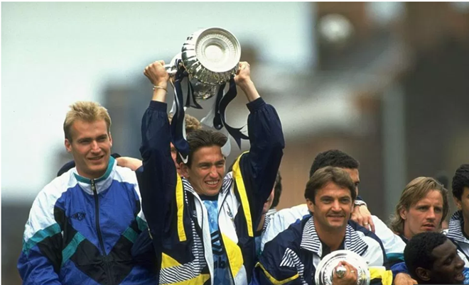 Danh thủ Justin Edinburgh qua đời ở tuổi 49 (The Sun) - Bóng Đá