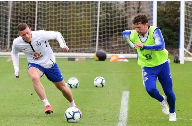 Barkley và Drinkwater đi hộp đêm - Bóng Đá