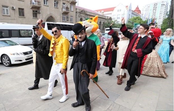 Fan Arsenal và Chelsea tại Baku (The Sun) - Bóng Đá