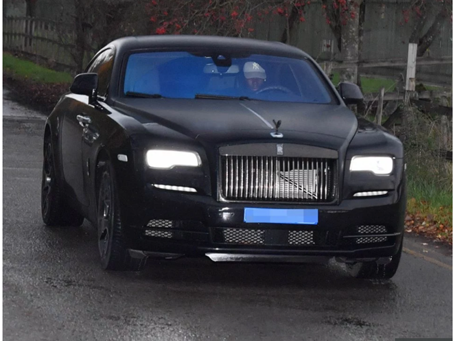 Cuộc sống sang chảnh của Pogba (The Sun) - Bóng Đá