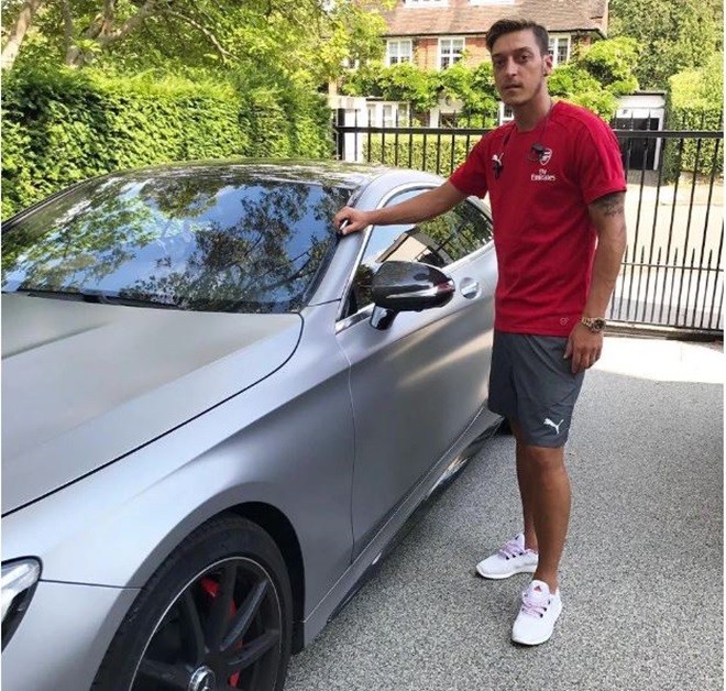 Bộ sưu tập xế hộp của Mesut Ozil (The Sun) - Bóng Đá