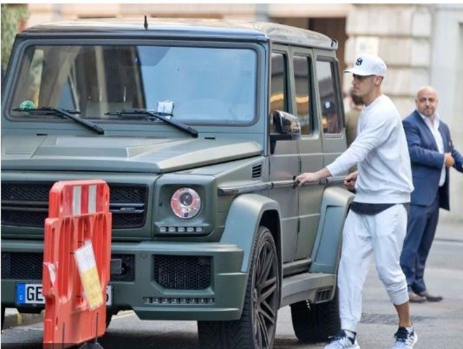 Bộ sưu tập xế hộp của Mesut Ozil (The Sun) - Bóng Đá