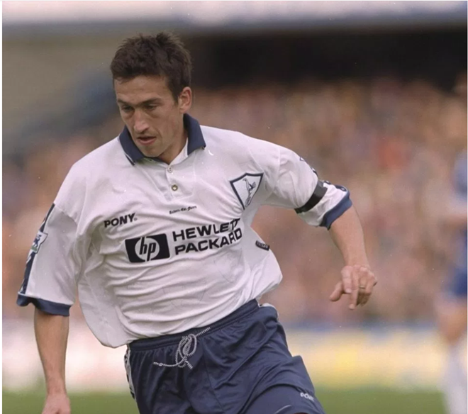 Danh thủ Justin Edinburgh qua đời ở tuổi 49 (The Sun) - Bóng Đá