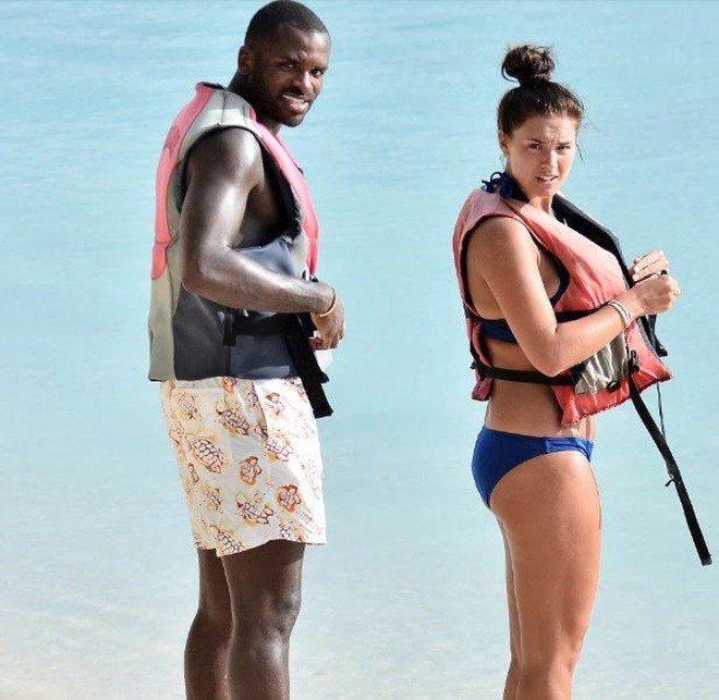 Cựu sao tuyển Anh bắt gặp vợ ngoại tình (Darren Bent) - Bóng Đá