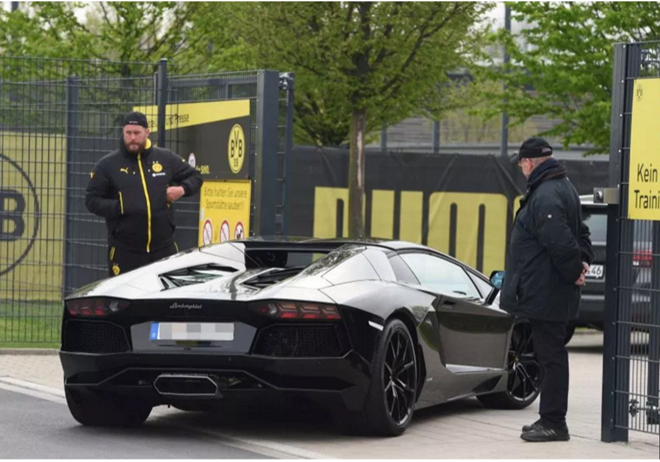 bộ sưu tập siêu xe của Aubameyang - Bóng Đá