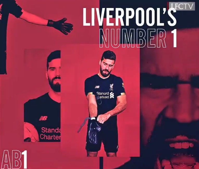 Alisson đổi sang áo số 1 - Bóng Đá