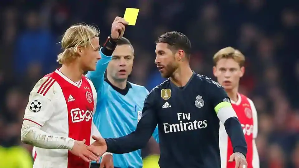 UEFA phạt Ramos - Bóng Đá