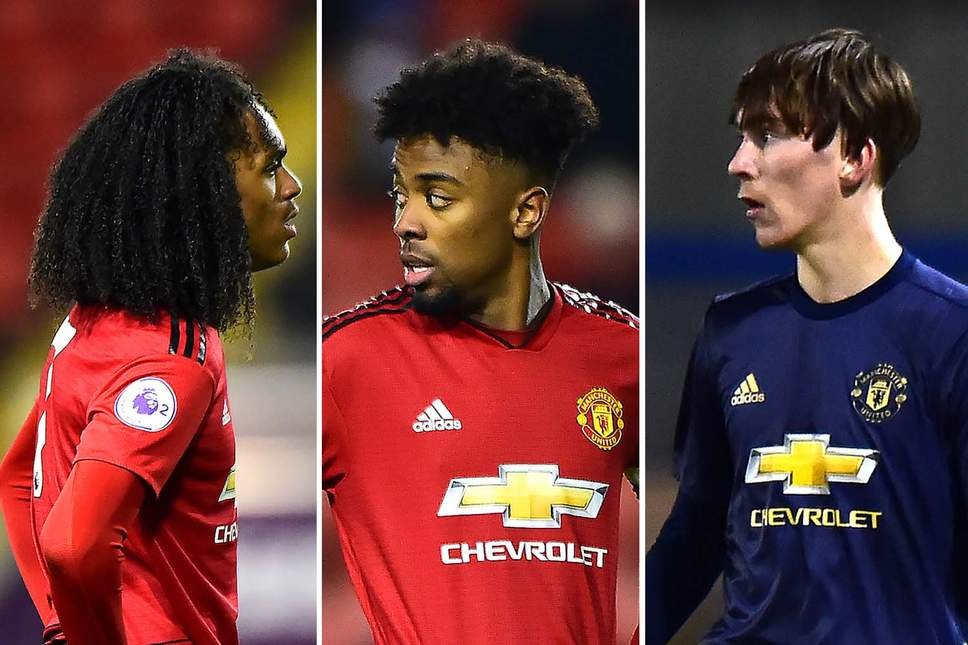 Five things spotted at Manchester United training ahead of Barcelona Champions League quarter-final - Bóng Đá