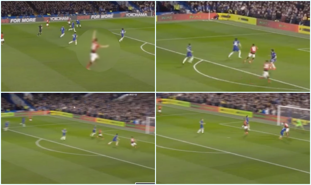 'Cậu ấy như 1 bóng ma trong vòng cấm' - Bóng Đá