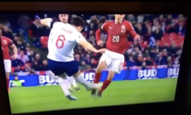 SỐC! Bị gọi là kẻ vô dụng, mục tiêu 65 triệu của Man Utd suýt kết thúc sự nghiệp đối thủ - Bóng Đá