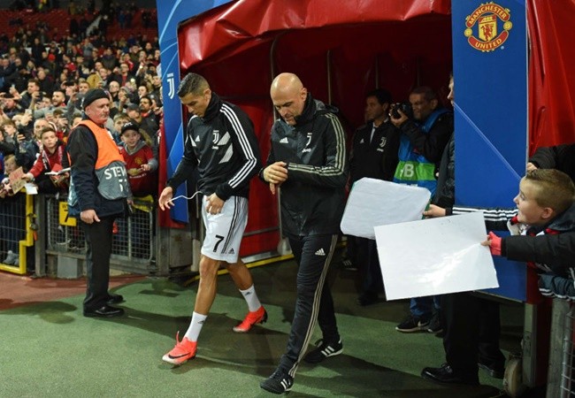 CR7, Ed Woodward và ‘1001 lí do’ Man Utd nên quên ngay Messi! - Bóng Đá