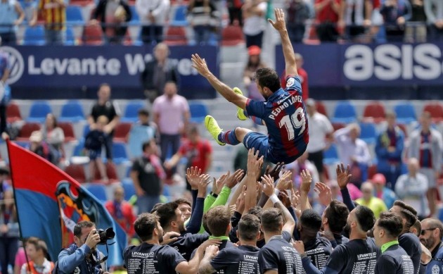 La Liga ngày hạ màn: Người được tung hô ngợi ca, kẻ bị la ó, chế giễu (Ảnh) - Bóng Đá