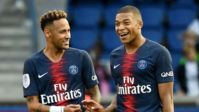 Pele gặp Kylian Mbappe tại sự kiện đồng hồ Thụy Sĩ - Bóng Đá