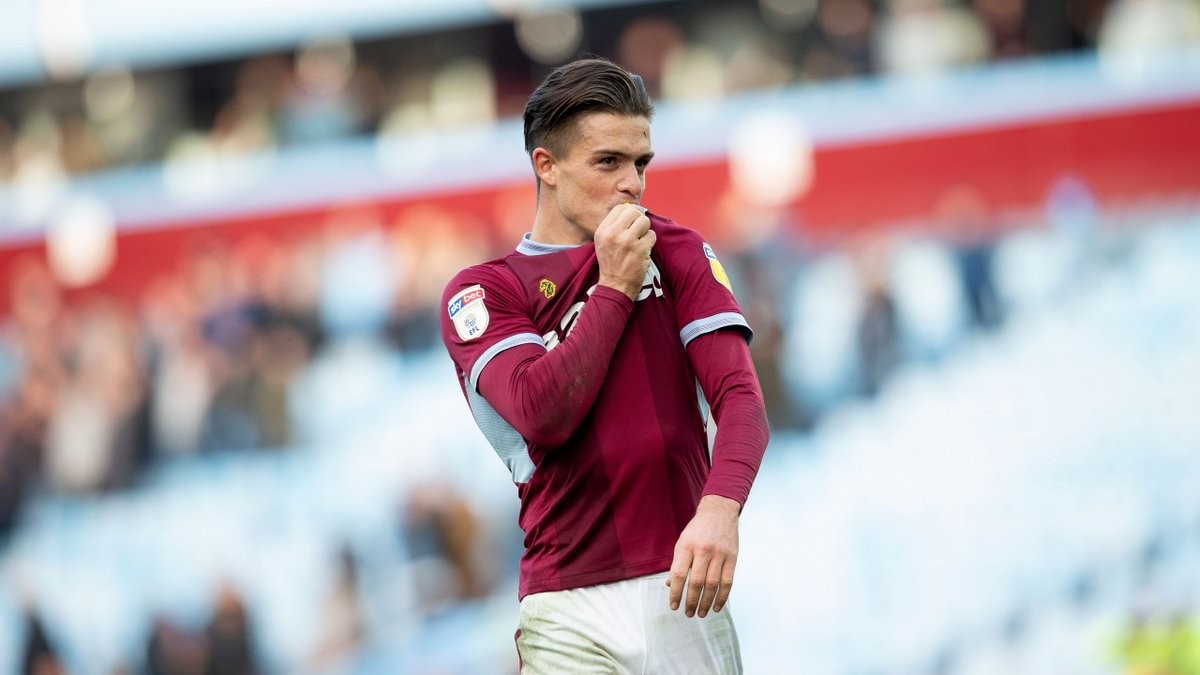Grealish bị fan xông vào sân đấm vào mặt - Bóng Đá