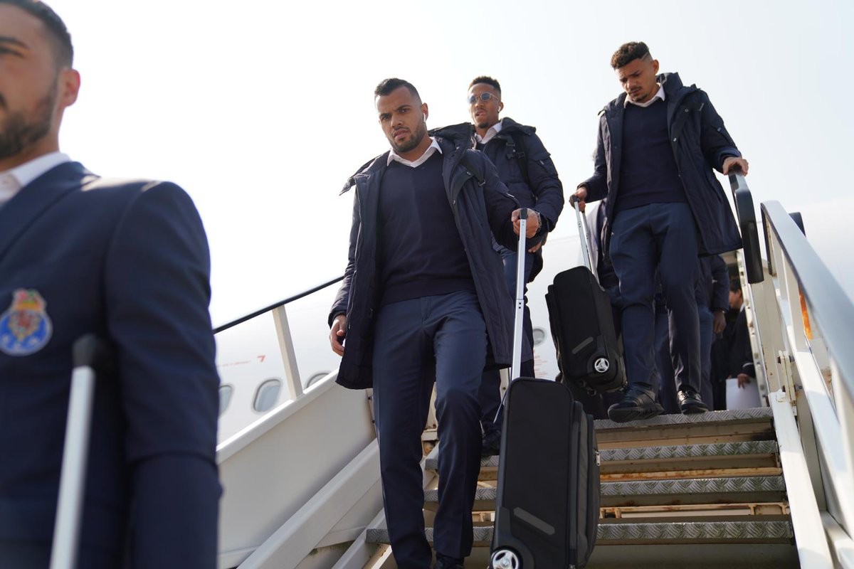 Liverpool cẩn thận, 'hung thần' Pepe chuẩn bị có mặt tại Anfield - Bóng Đá