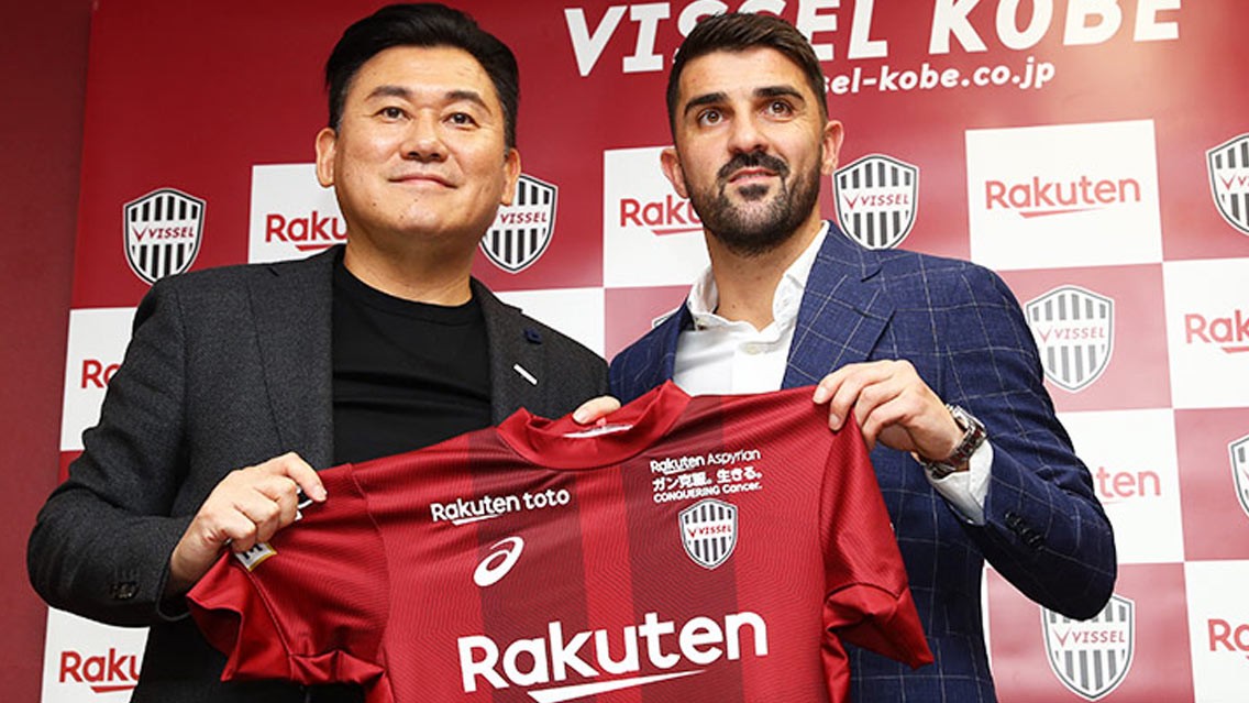 Podolski lên sàn sumo - Bóng Đá