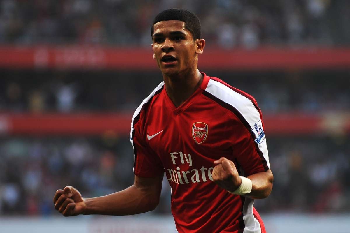 Có một cầu thủ từ bỏ đỉnh cao tại Arsenal vì... cô đơn - Bóng Đá
