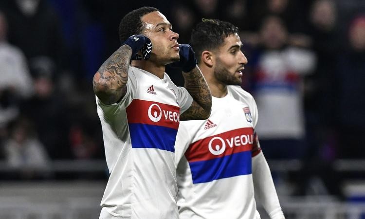 Mục tiêu của Man Utd và Liverpool ẩu đả trên sân tập, mở đường ra đi - Bóng Đá