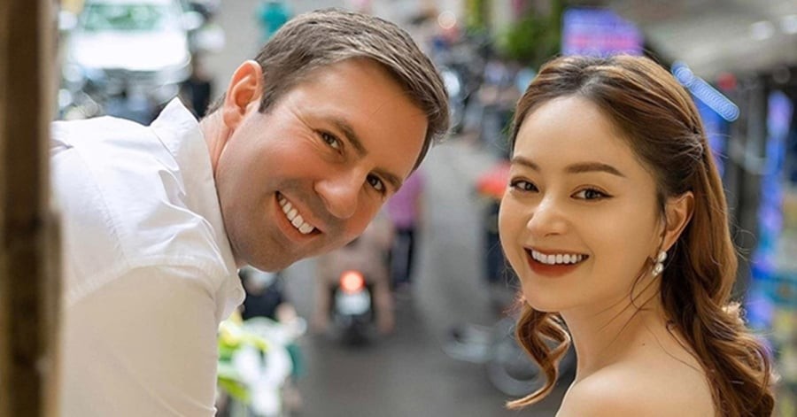 Cô đã chia tay chồng Tây