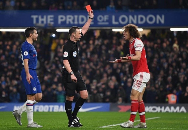 Đêm điên rồ của Premier League: '1 phút 2 bàn', trượt chân và thẻ đỏ - Bóng Đá