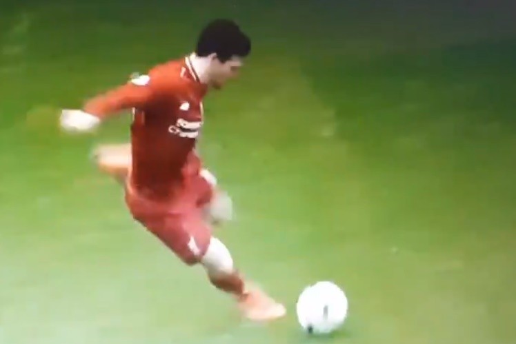 Robertson trượt ngã như Gerrard - Bóng Đá