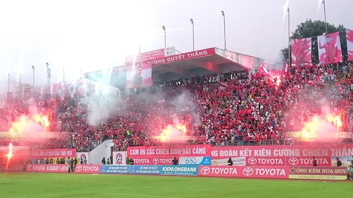 Để CĐV Hải Phòng tạo 