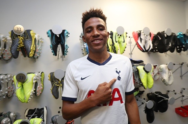 Ảnh Fernandes ký hợp đồng Tottenham - Bóng Đá