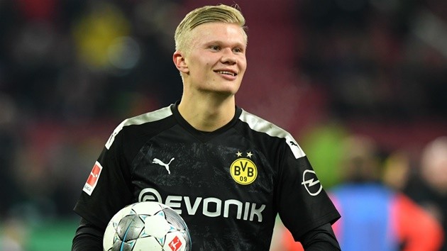 Koln boss jokes he needs three buses to stop Haaland - Bóng Đá