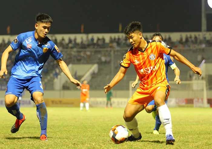 Dư âm vòng 3 V-League 2019: HAGL thất thủ, Đức Chinh giải 