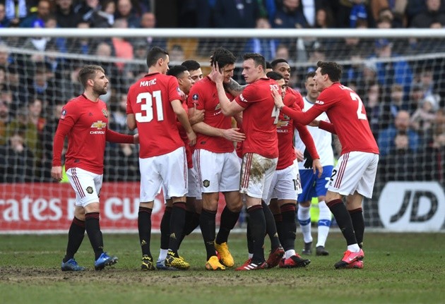 Phản ứng của Sir Alex trên khán đài - Bóng Đá