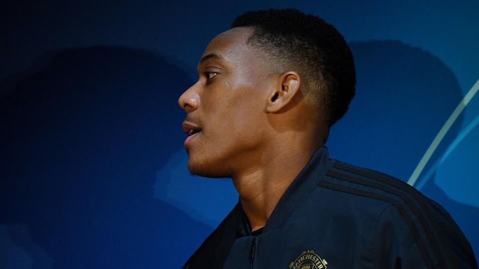 Rút lui khỏi đội tuyển, sao Man United bất ngờ có mặt ở London (Matic) - Bóng Đá