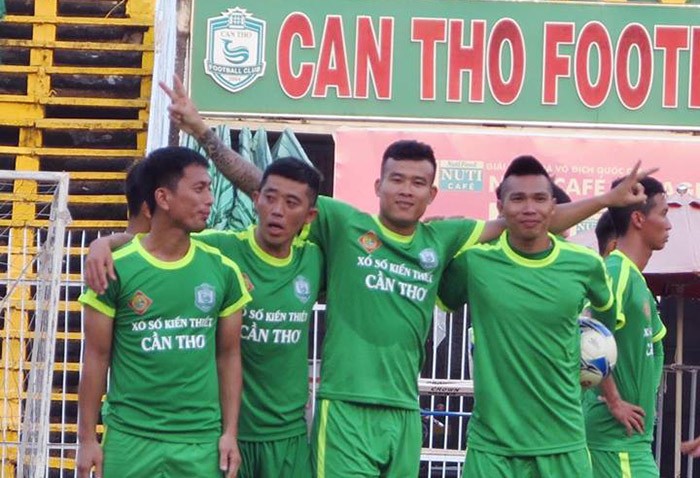 Gia cố đội hình, Cần Thơ chiêu mộ 1 lúc 2 