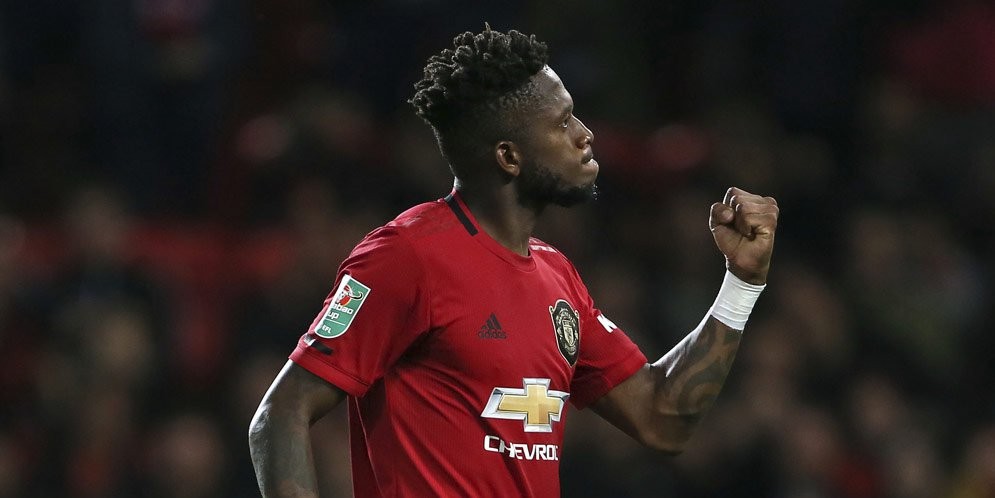 man utd fans hail fred - Bóng Đá