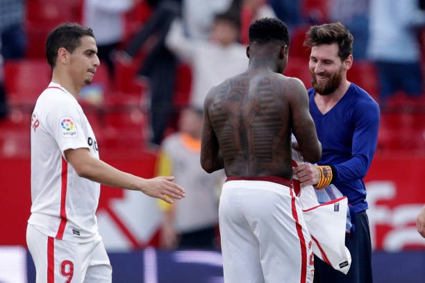 Bỏ lỡ cơ hội mười mươi, 'thanh niên số hưởng' được Messi an ủi bằng món quà quý giá - Bóng Đá