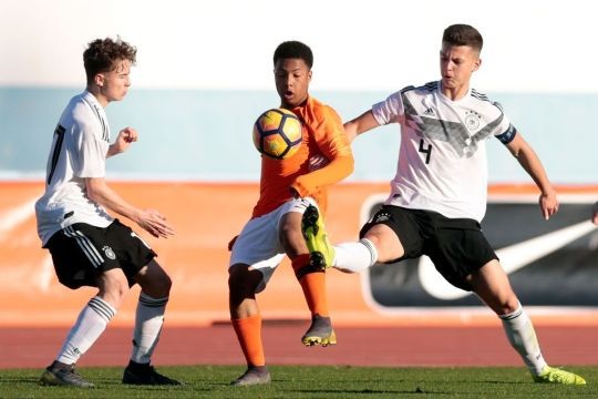 Man Utd đã hoàn tất chữ ký của tài năng trẻ Ajax - Bóng Đá