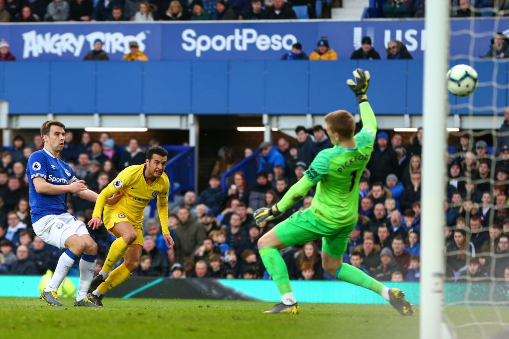 Fan Chelsea đòi sút Pedro - Bóng Đá