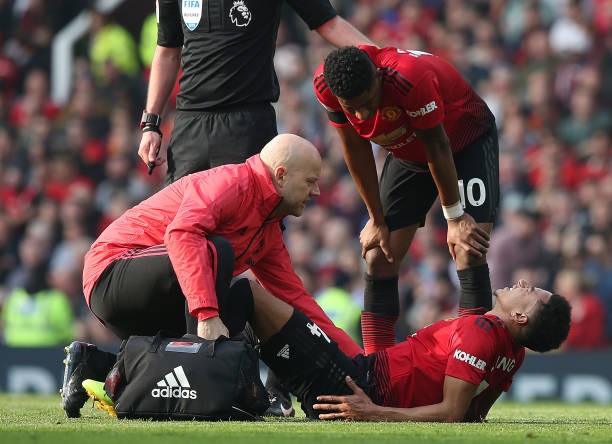 Chấn thương tàn phá, Man United vẫn ngáng chân thành công Liverpool - Bóng Đá