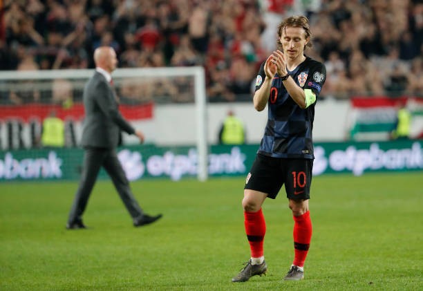 Thua sốc Hungary, Quả Bóng Vàng và các đồng đội tự làm khó mình - Bóng Đá