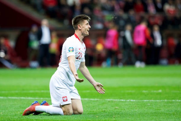 Piatek gọi Lewandowski trả lời, Ba Lan vững vàng trên đỉnh - Bóng Đá