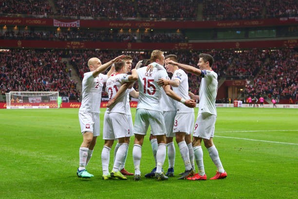 Piatek gọi Lewandowski trả lời, Ba Lan vững vàng trên đỉnh - Bóng Đá