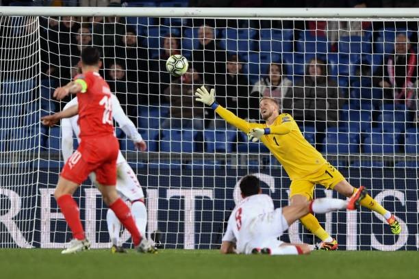 9 phút cuối ghi 3 bàn, Eriksen và đồng đội thoát hiểm 'điên rồ' - Bóng Đá